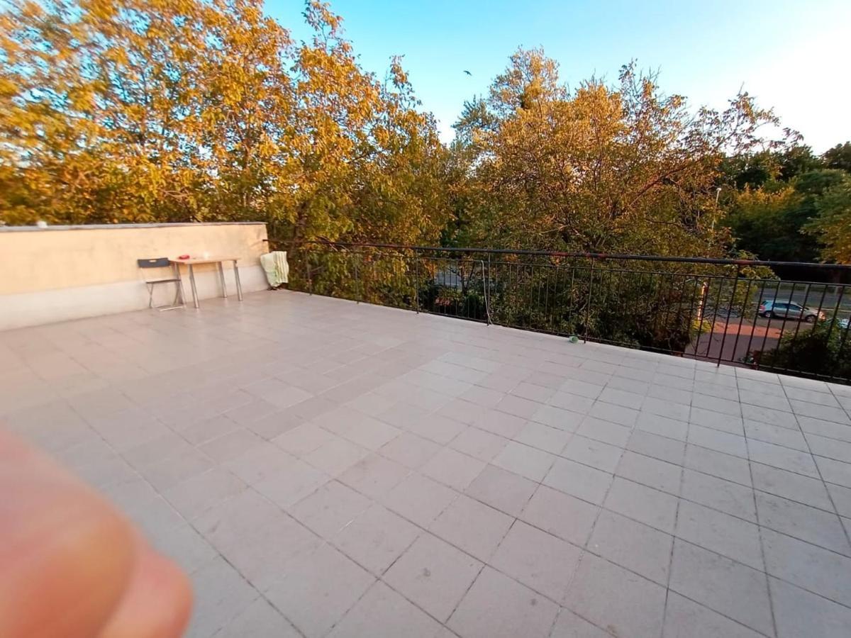 ורשה Polsland Hostels Airport מראה חיצוני תמונה