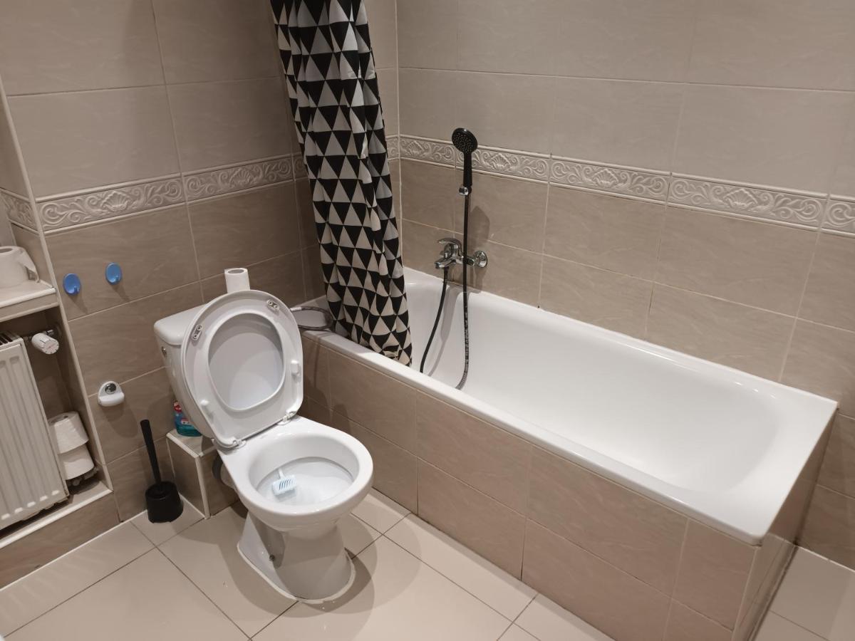 ורשה Polsland Hostels Airport מראה חיצוני תמונה
